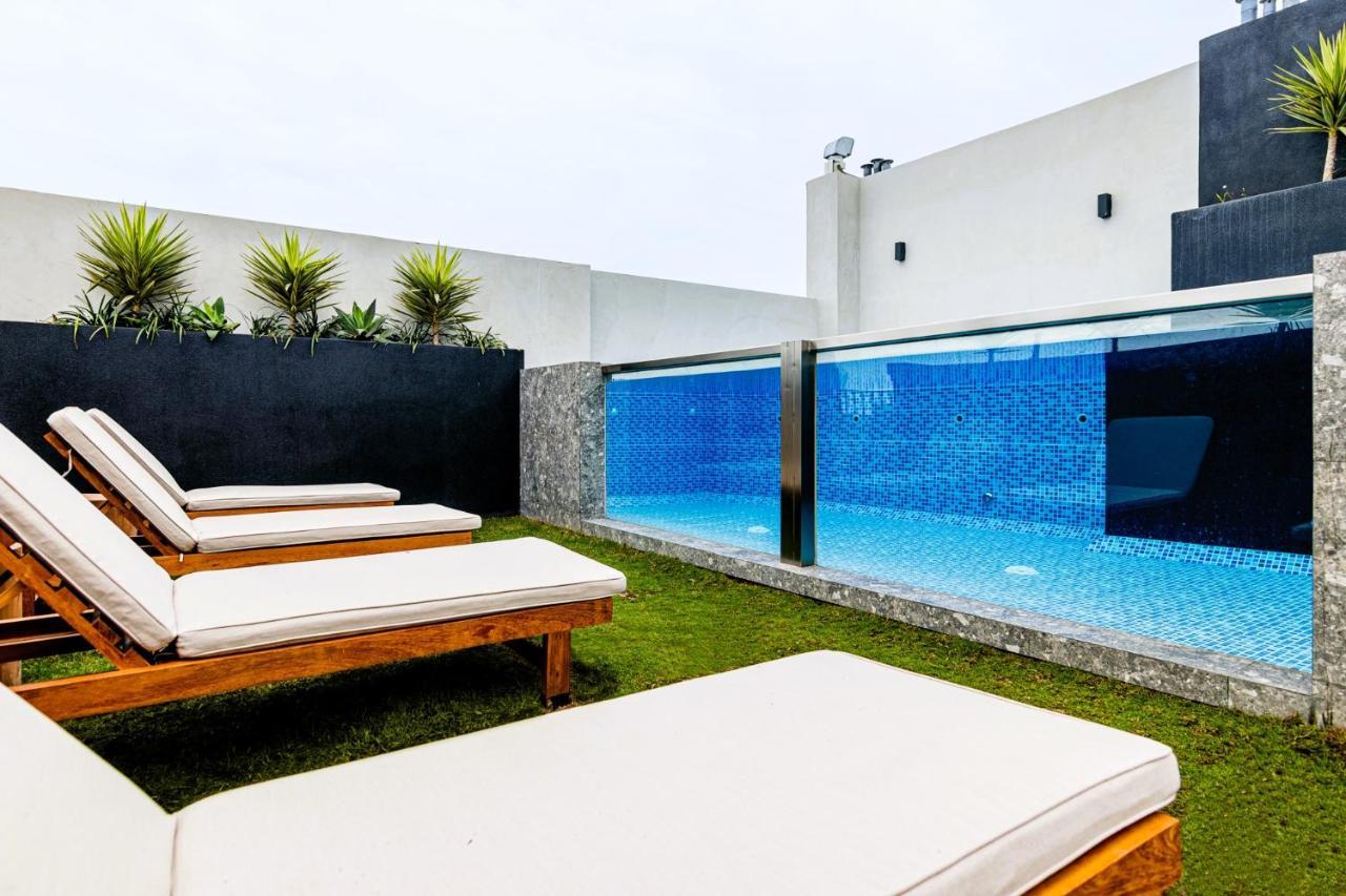 Peaceful 2br W Balconies N Parking Appartamento