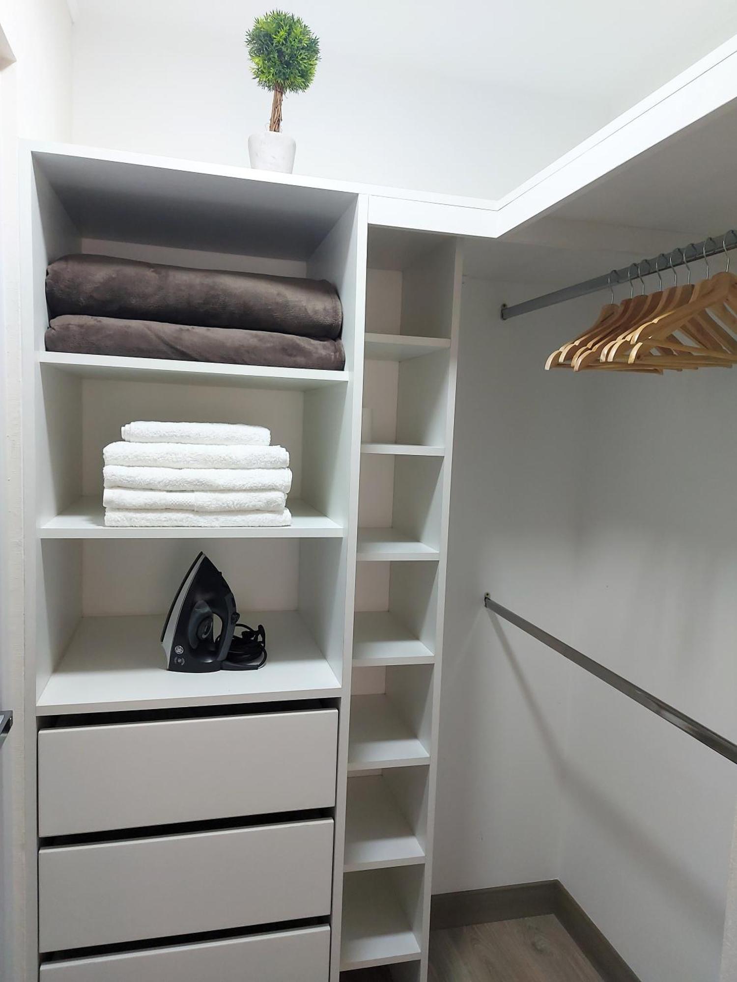 Peaceful 2br W Balconies N Parking * Distretto di Lima